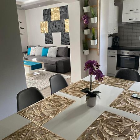 Gabrielle2 Apartman Debrecen Eksteriør billede