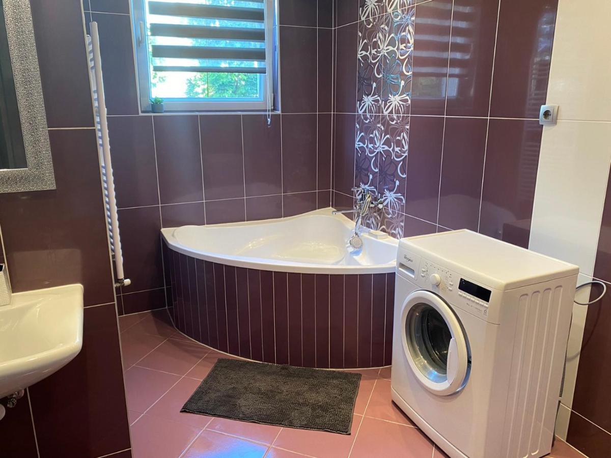 Gabrielle2 Apartman Debrecen Eksteriør billede